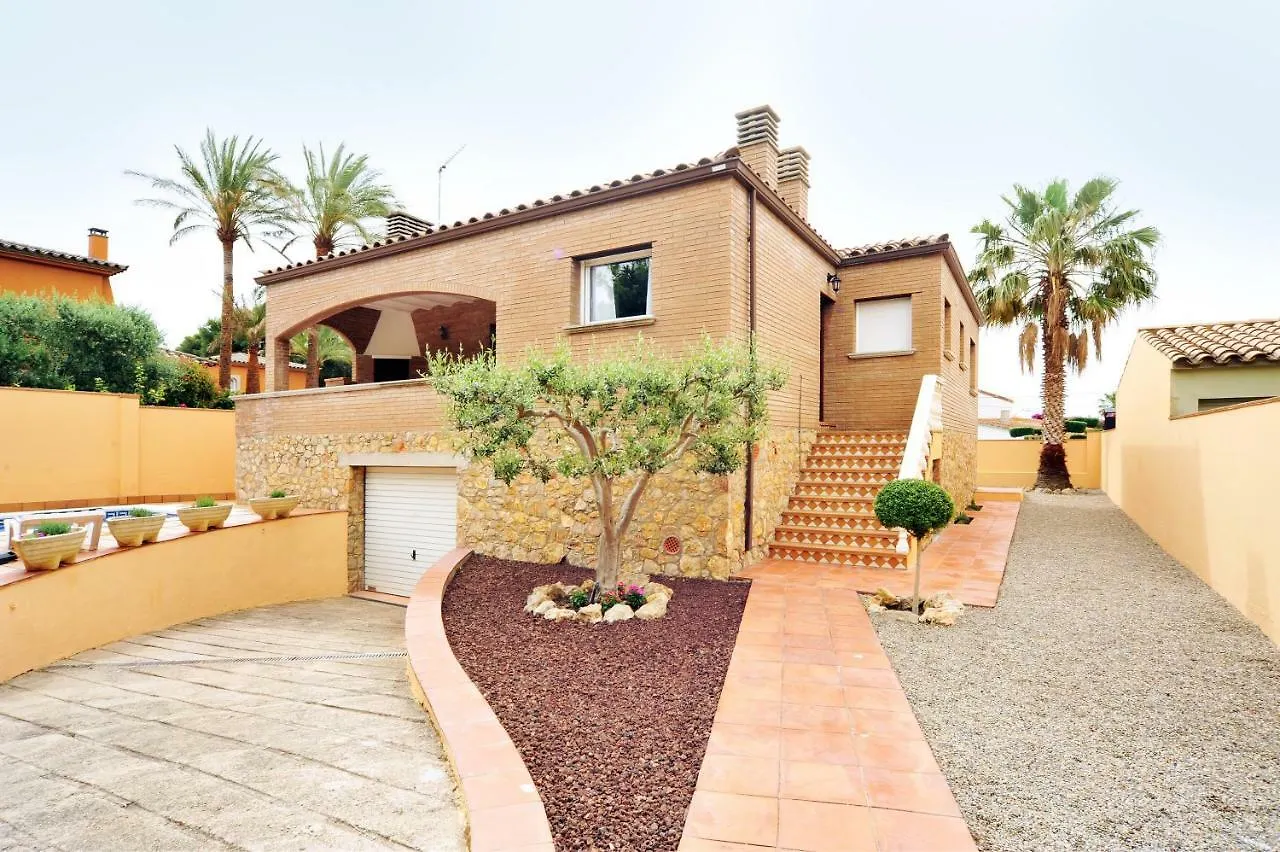 Llevant L' Escala Villa